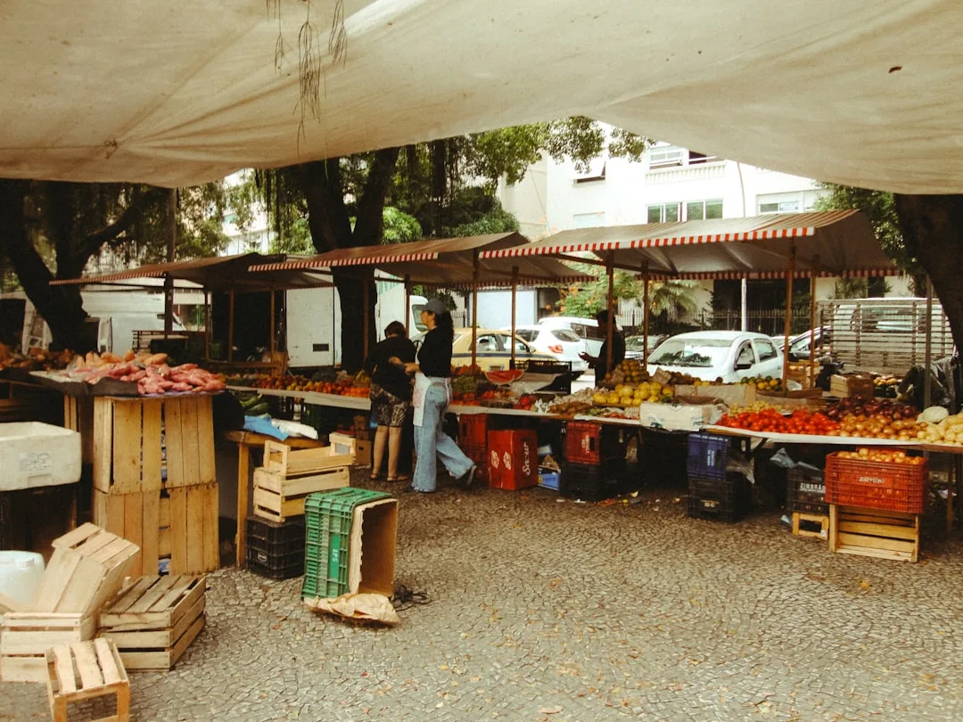 Hausflohmarkt verkauf von Alt und neuer Ware
