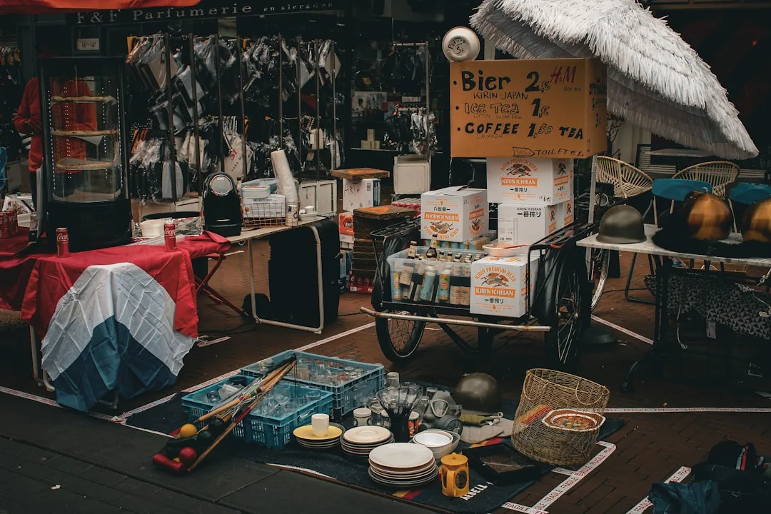 Hausflohmarkt verkauf von Alt und neuer Ware